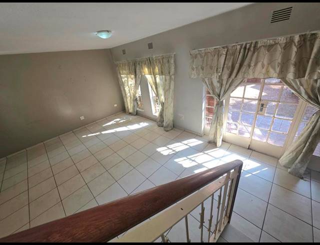 2 BEDROOM DUPLEX FOR SALE IN BOKSBURG SOUTH